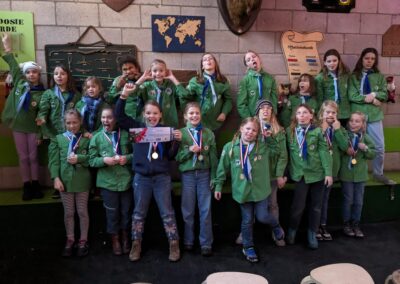 Sint-Jorishorde met cheque trekt gekke bekken